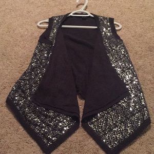 Day Trip Sweater Vest.. w sequins Medium